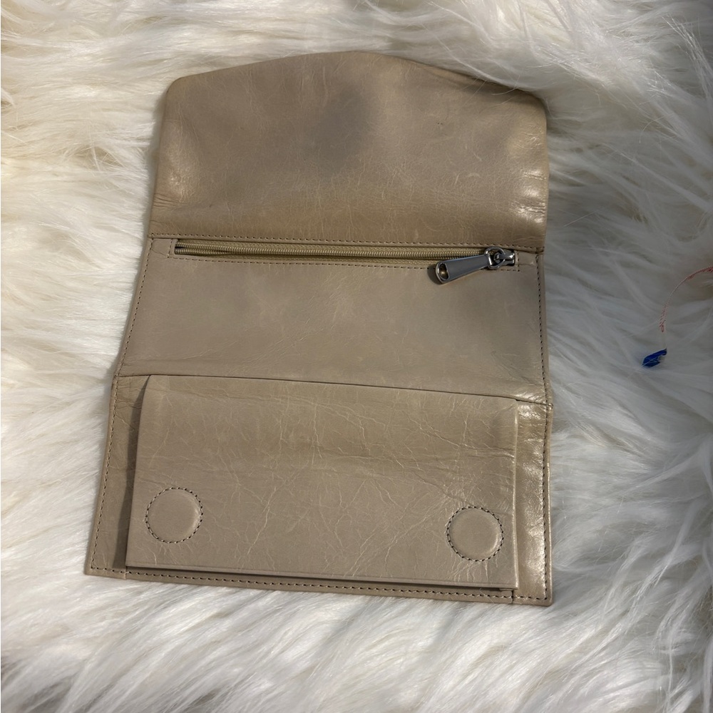HOBO Adorable Cream Women's Wallet - Picture 5 of 7